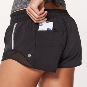 Lululemon Hotty Hot Shorts 2.5"